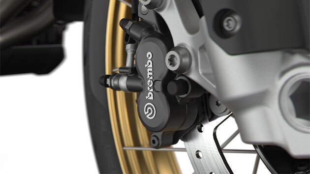 Na zdjęciu układ hamulcowy Brembo w kolorze czarnym.