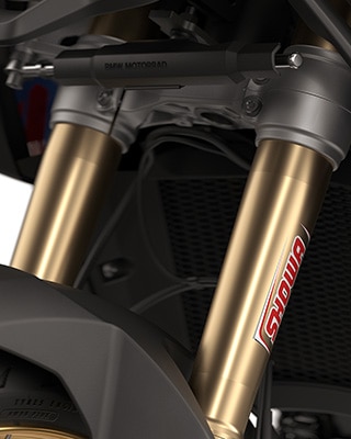 F 900 GS od BMW Motorrad z pakietem Enduro Pro i sportowym podwoziem.