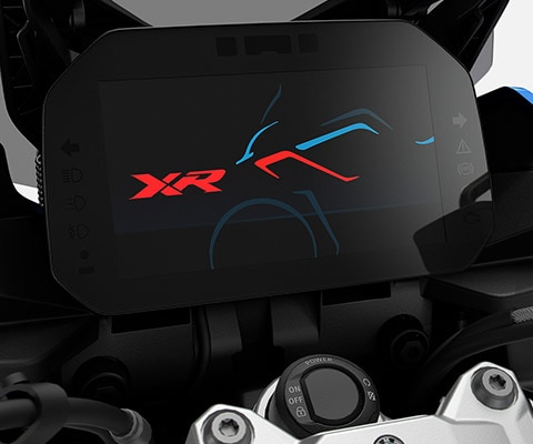 Widzimy kolorowy wyświetlacz TFT w BMW F 900 XR.