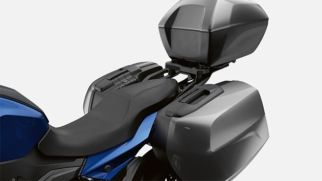 Widzimy możliwości przechowywania w BMW F 900 XR.