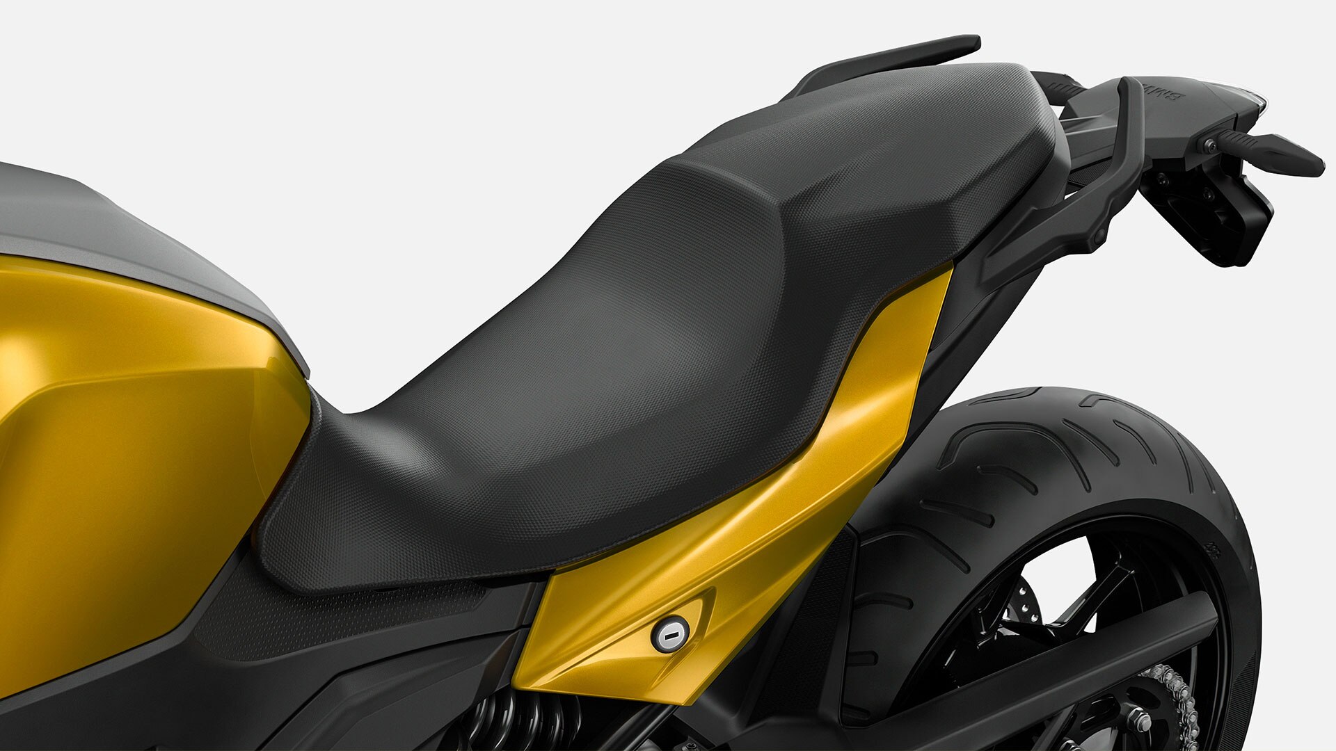 Na zdjęciu: kanapa F 900 XR.