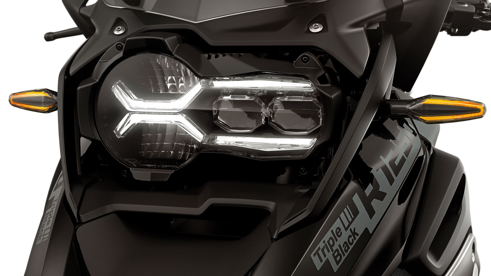 Na zdjęciu: zbliżenie na wskaźniki LED modelu R 1250 GS.