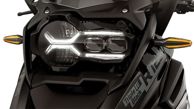 Na zdjęciu: zbliżenie na wskaźniki LED modelu R 1250 GS.