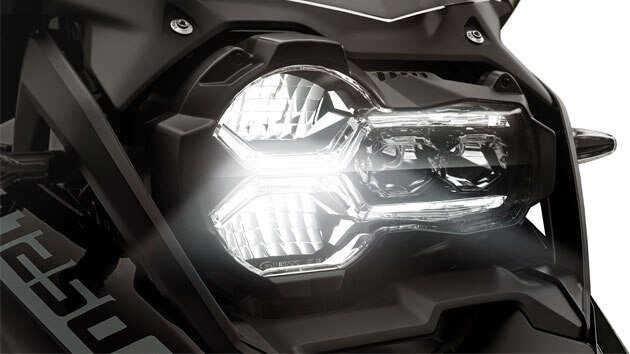 Na zdjęciu: przedni reflektor z technologią LED w modelu R 1250 GS.