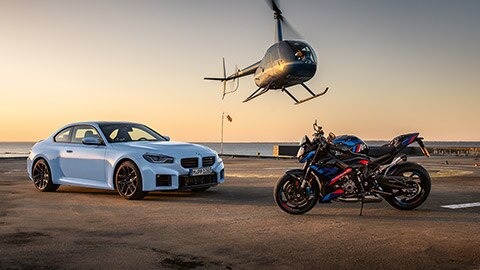 BMW M2 obok M R