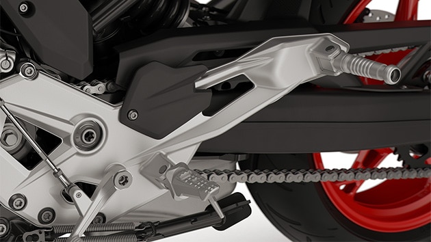 Podnóżki F 900 R marki BMW Motorrad