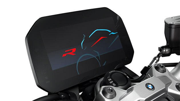 Oto duży wyświetlacz TFT o przekątnej 6,5" w modelu F 900 R.
