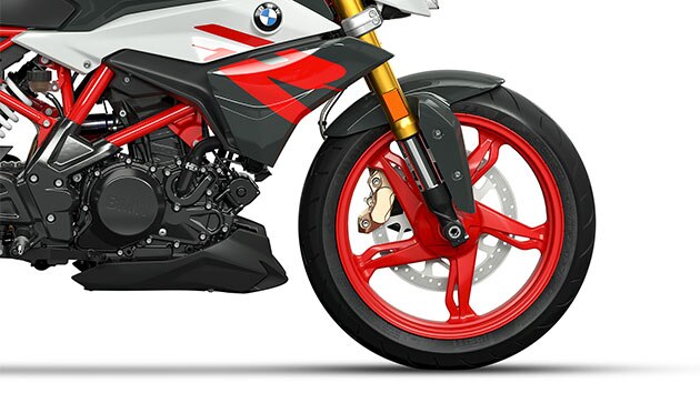Na zdjęciu: odlewane koło aluminiowe motocykla G 310 R.