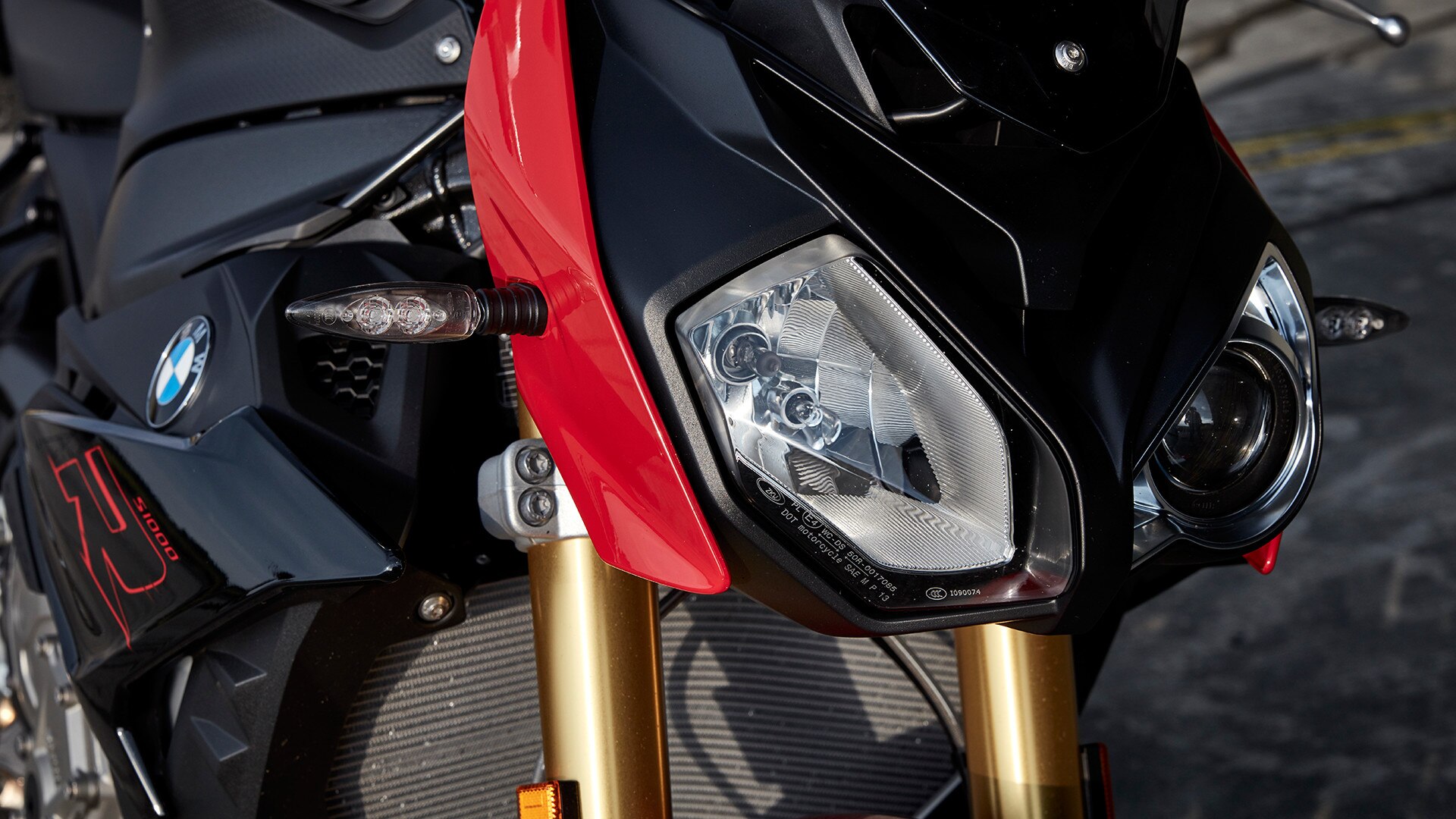 Charakterystyczny przód S 1000 R