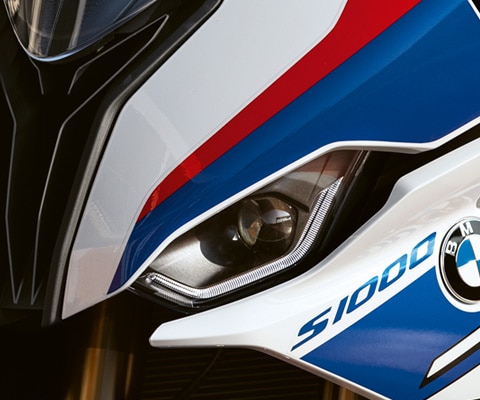 Szczegółowy widok reflektorów BMW RR