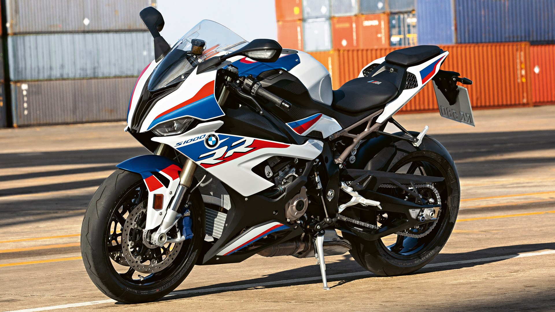 Tył nowego BMW RR