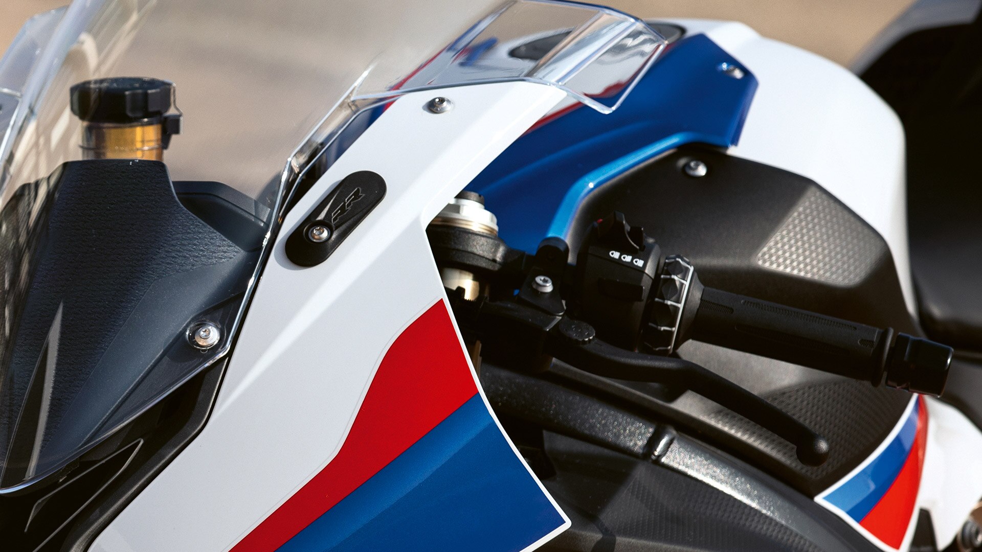 Multisterowanie BMW RR na kierownicy