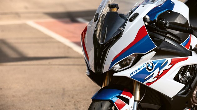Szczegółowy widok reflektorów BMW RR
