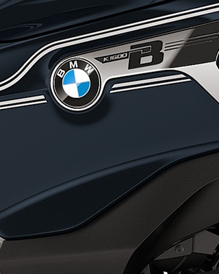K 1600 Grand America Edition II marki BMW Motorrad w kolorze Imperial Blue metallic.