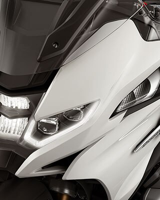 Widzimy nowy przód R 1250 RT z reflektorem LED.