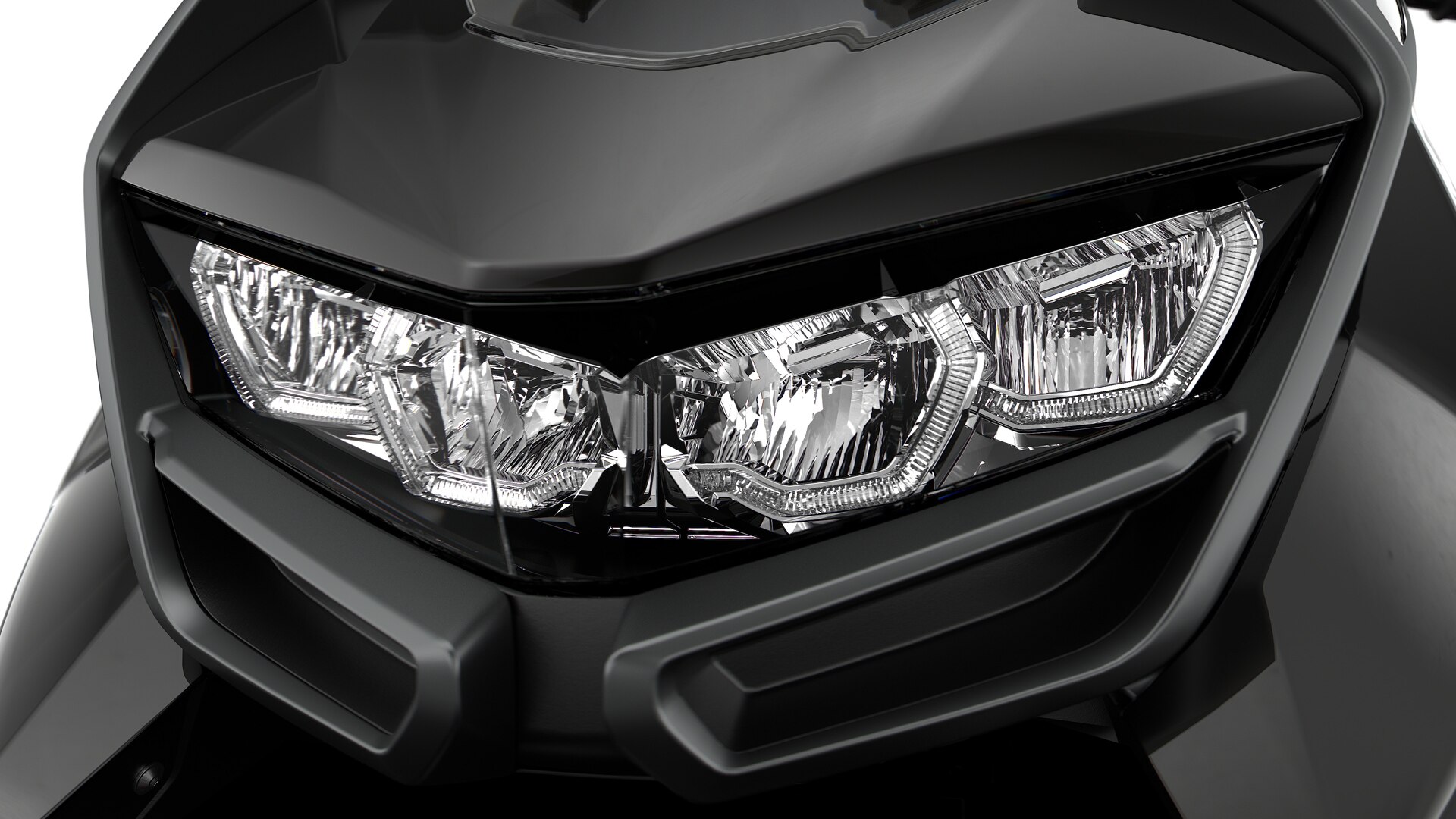Na zdjęciu przód motocykla z reflektorami C 400 GT zaprojektowanymi w technologii LED.