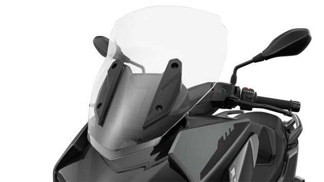 Na zdjęciu owiewka w C 400 GT.